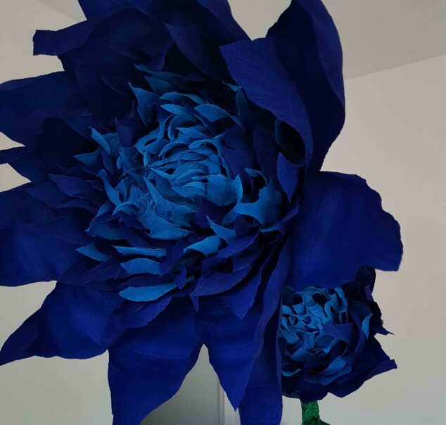 flores gigantes papel missmsmith mask singer caniche genoveva casanova freemantle rihanna.