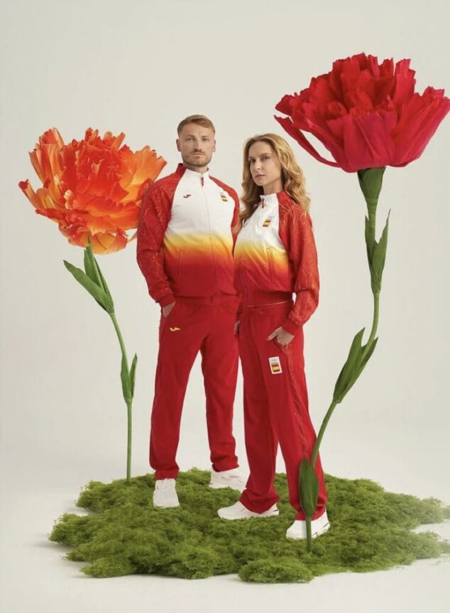 joma flores gigantes papel paris 2024 traje olímpico missmsmith arte en papel